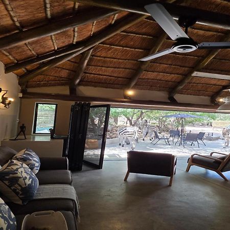 Croc Orvyll'S Kruger Lodge Marloth Park Exterior photo