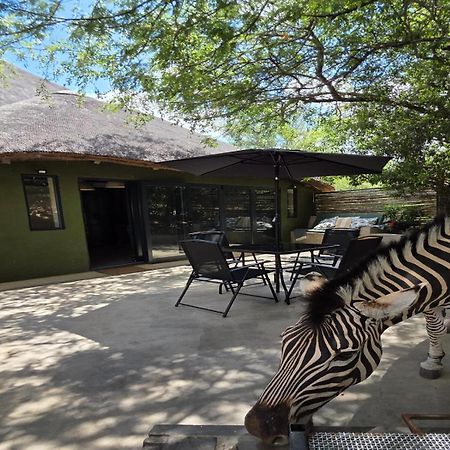Croc Orvyll'S Kruger Lodge Marloth Park Exterior photo