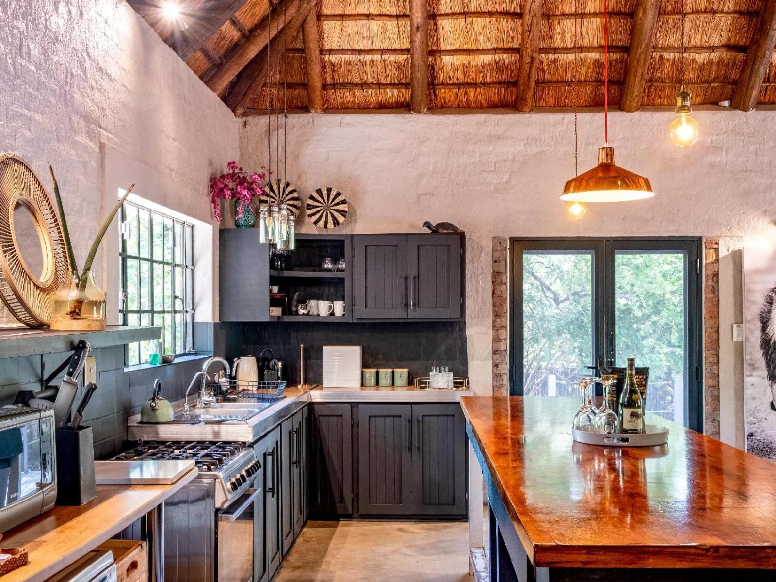Croc Orvyll'S Kruger Lodge Marloth Park Exterior photo